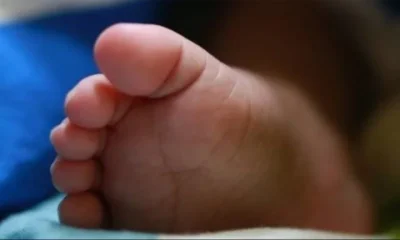 Una pareja asesina a infante