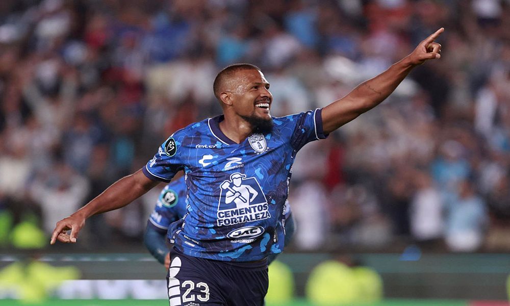 Salomón Rondón Pachuca