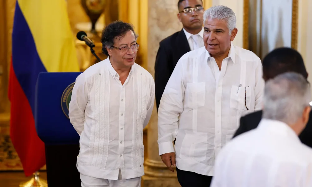 reunión de gustavo petro en panamá