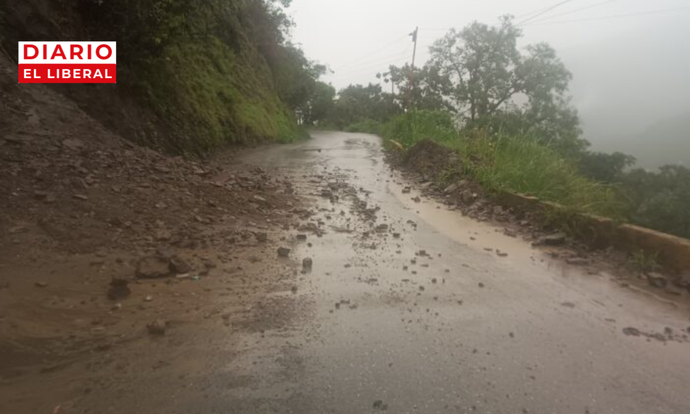 Las Implacables Precipitaciones Convierten la Troncal 7 en una Trampa de Lodo y Rocas